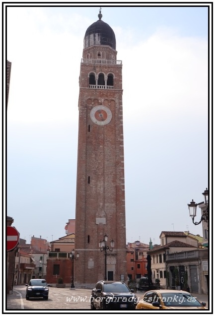 Chioggia_zvonice_katedrály_Santa_Maria_z_Assunty