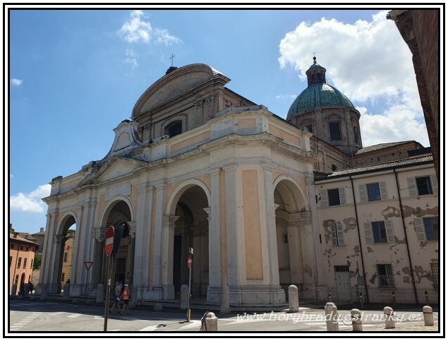 Ravenna_katedrála_Zmrtvýchvstání_Ježíše_Krista