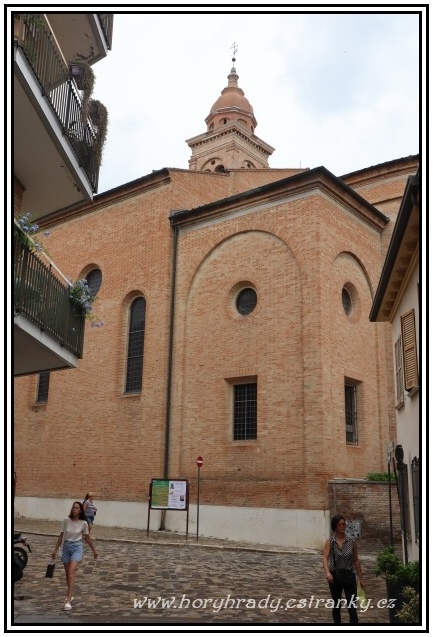 Rimini_katedrála_sv.Kolumby__02