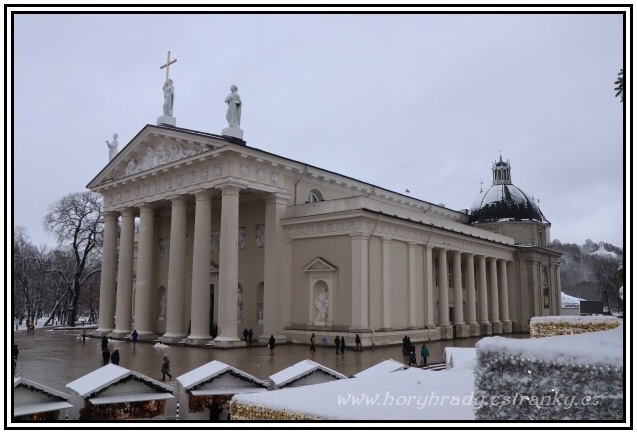 Vilnius_katedrála_sv.Stanislava_a_sv.Vladislava
