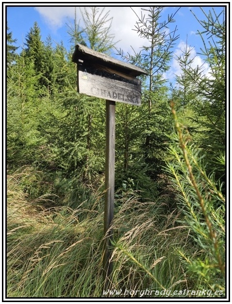 Lesní_cesta_Čihadelská