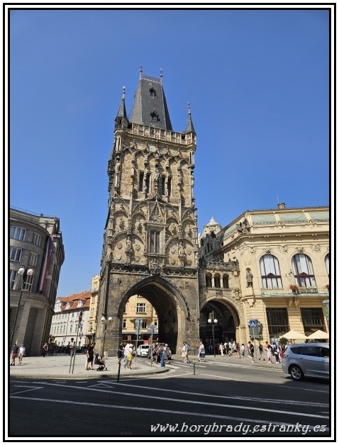 Praha_Prašná_brána__03