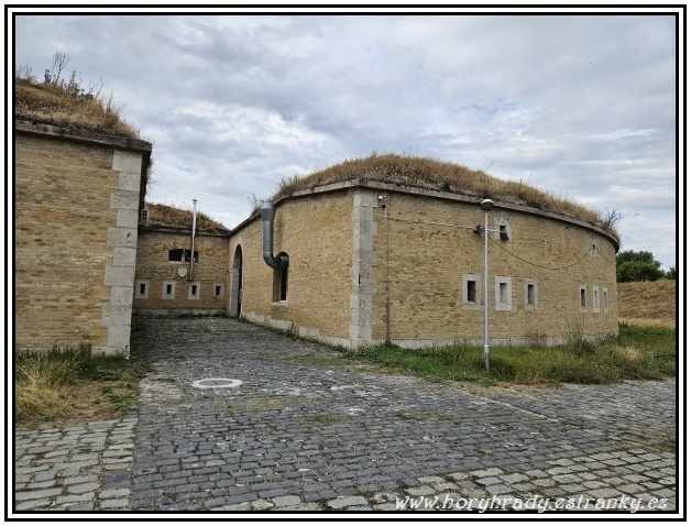 Komárno_bastion_VI__02