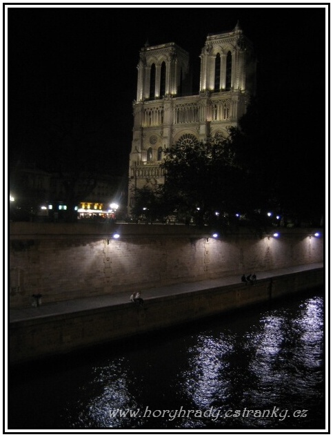 Paříž_katedrála_Notre_Dame