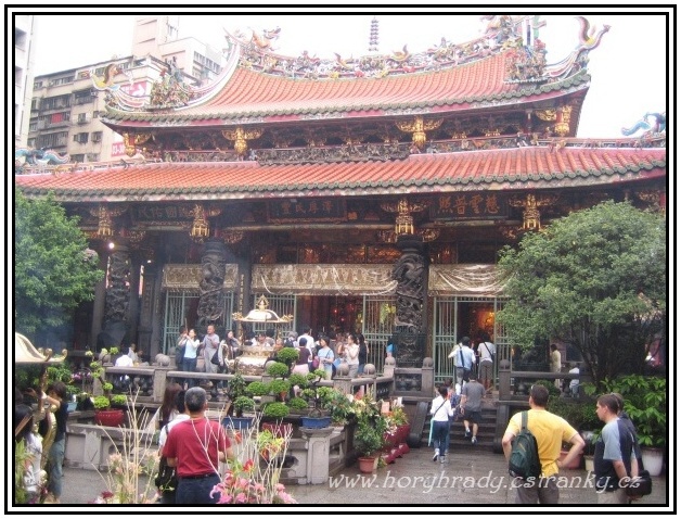 Taipei_Longshan_Temple__01
