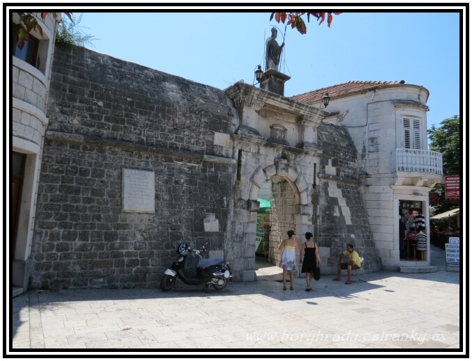 Trogir_Pevninská_brána