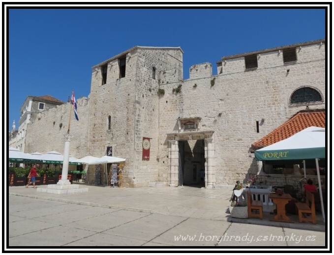 Trogir_Přístavní_brána