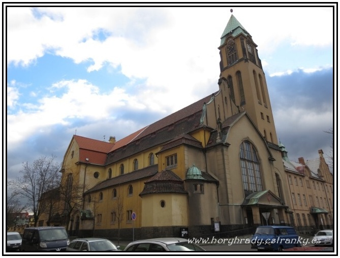 Plzeň_kostel_Panny_Marie_Růžencové__01