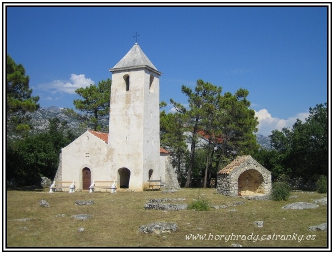 Starigrad-Paklenica_kostel_sv.Petra