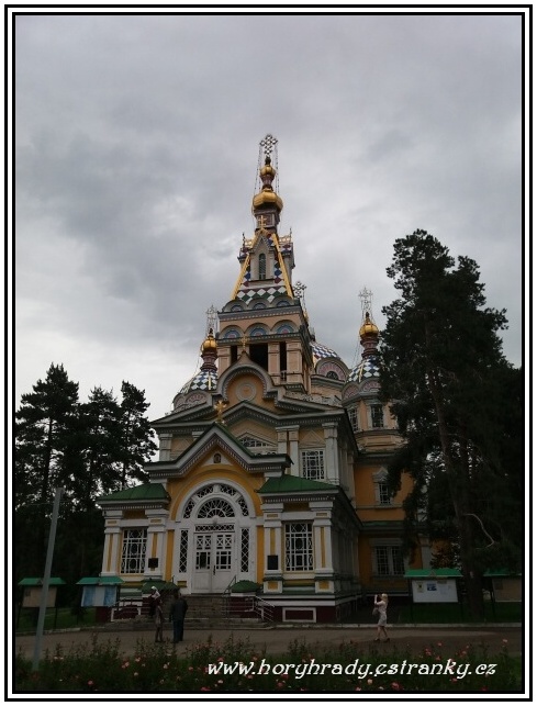 Almaty_katedrála_Nanebevzetí__02