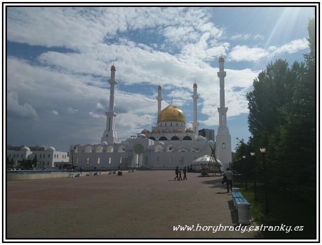 Astana_mešita_Nur_Astana__02