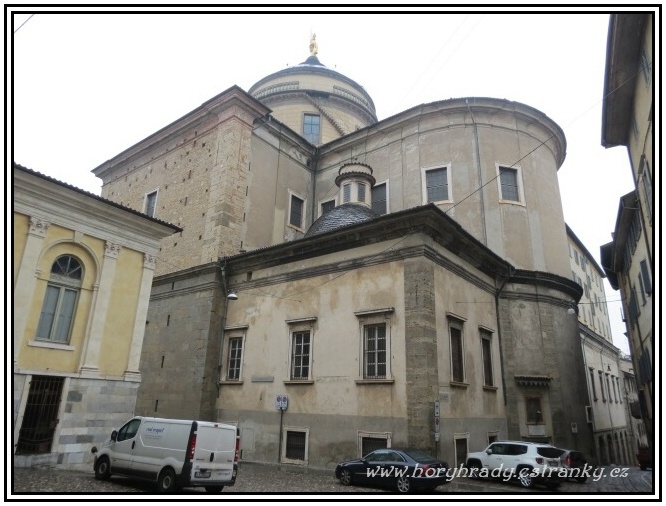 Bergamo_kostel_Panny_Marie_Sněžné__01
