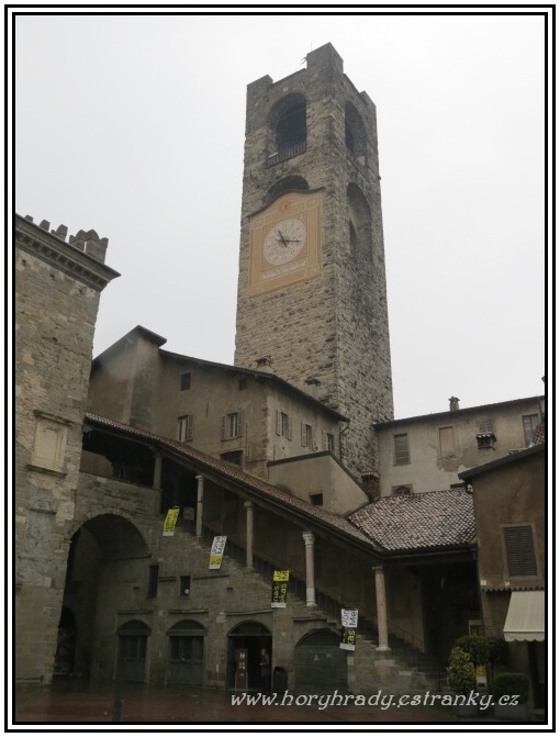Bergamo_zvonice_Torre_Civica