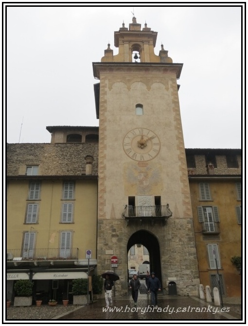 Bergamo_hodinová_věž