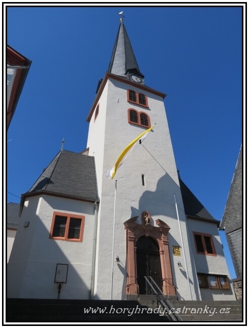 Bernkastel-Kues_kostel_sv.Brictiuse
