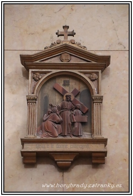 Comacchio_kostel_Nejsvětějšího_růžence__08