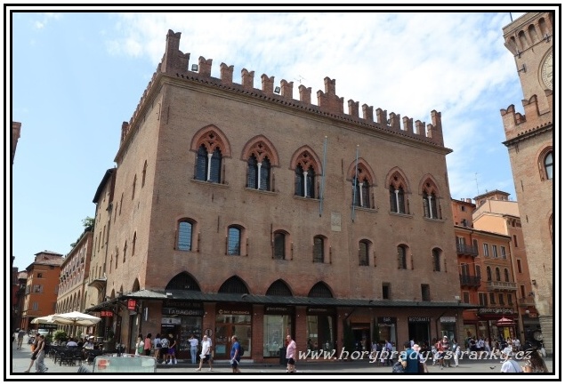 Bologna_palác_notářů