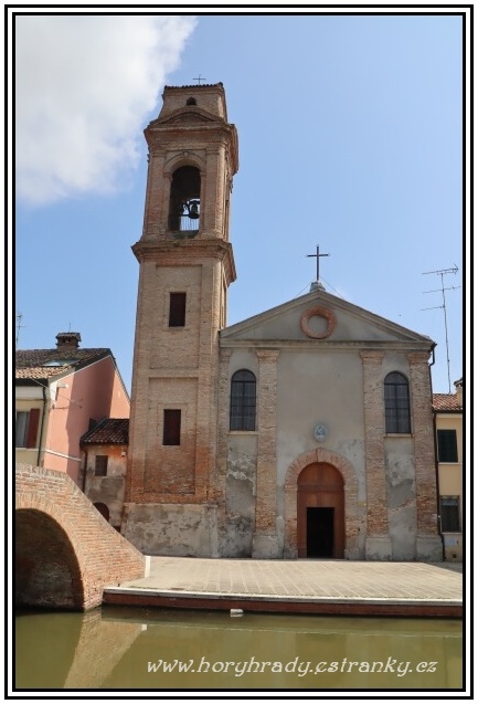 Comacchio_kostel_Carmine